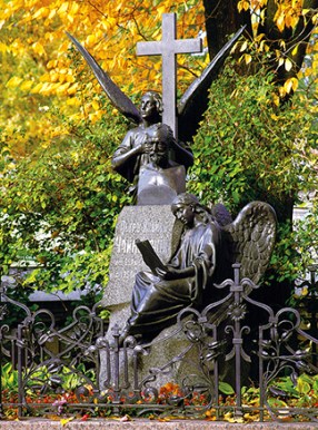 قبره في سانت بطرسبرغ - روسيا