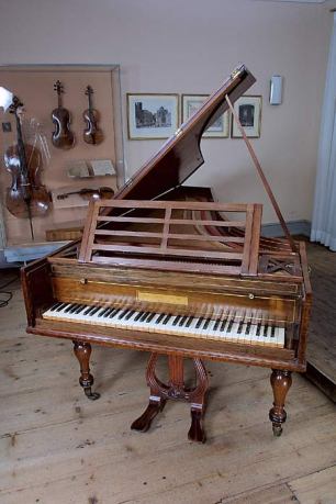 بيانو البرودوود الذي أُهدي لبيتهوڤن